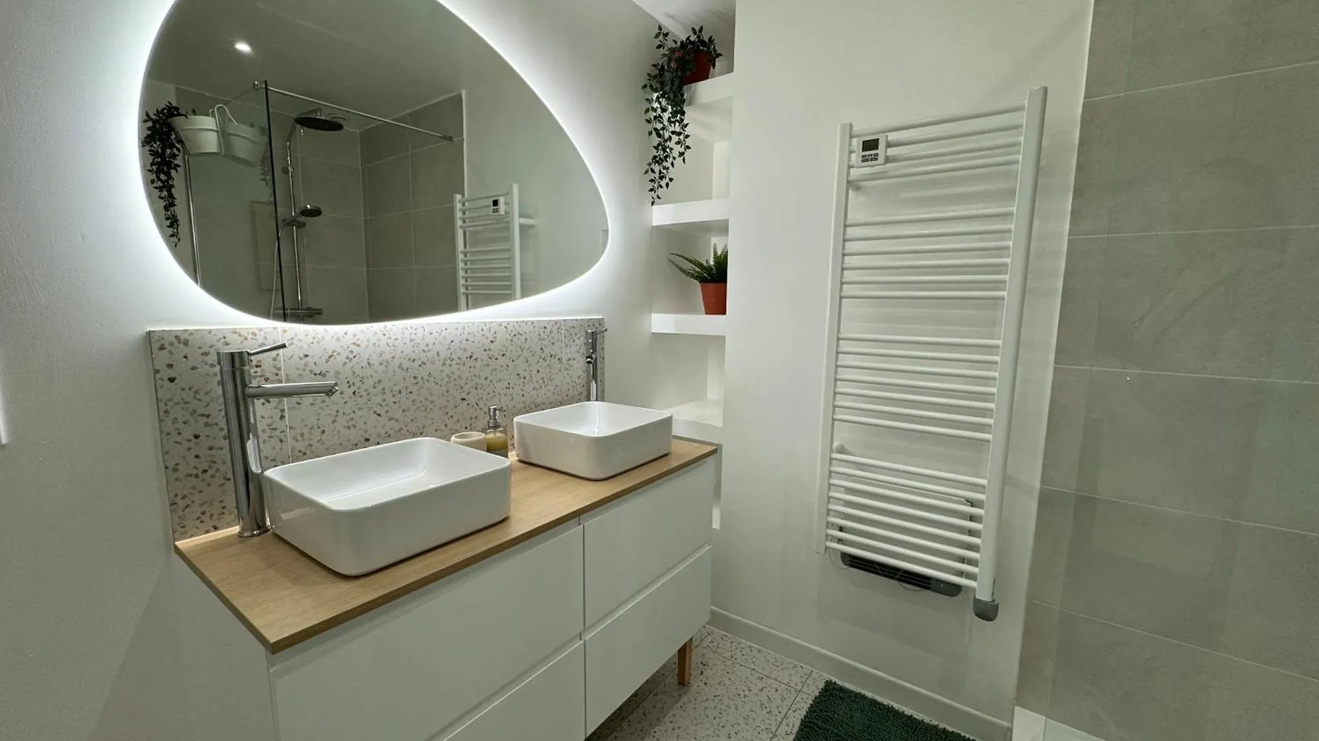 Le Rive Droite - Gare Centre - Wifi - Terrasse - Face Remparts Apartment Avignon