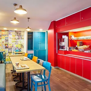 Hotel Hotelf1 Centre Courtine Gare Tgv, Avinhão